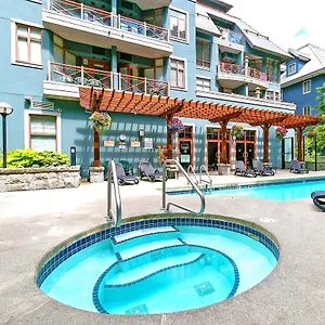 Alpenglow Large With Dedicated Work Space By Mva Whistler
